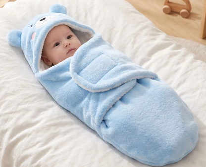 bebe dans nid d ange ourson bleu